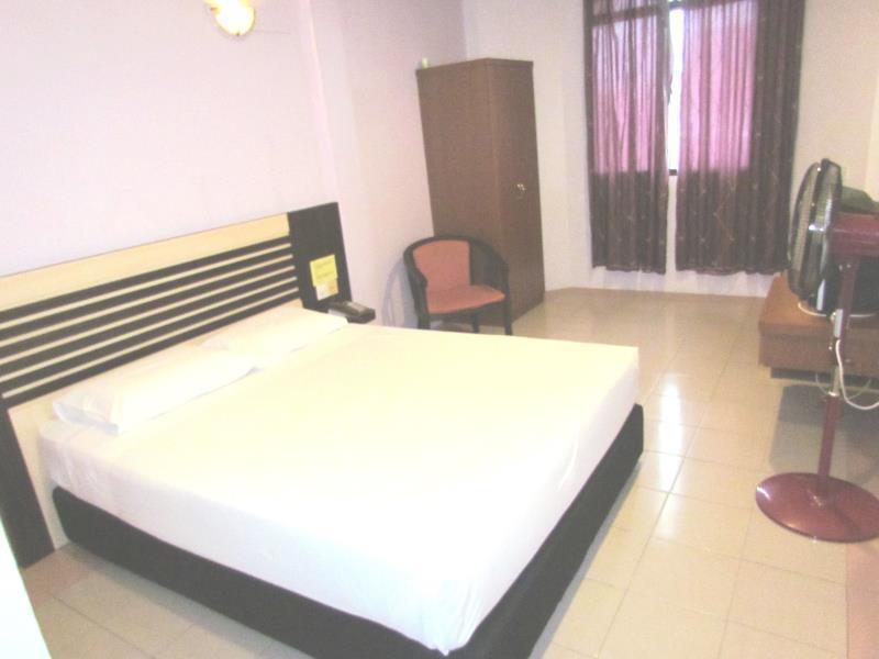 Hotel Lam Seng Pantai Remis Exterior photo